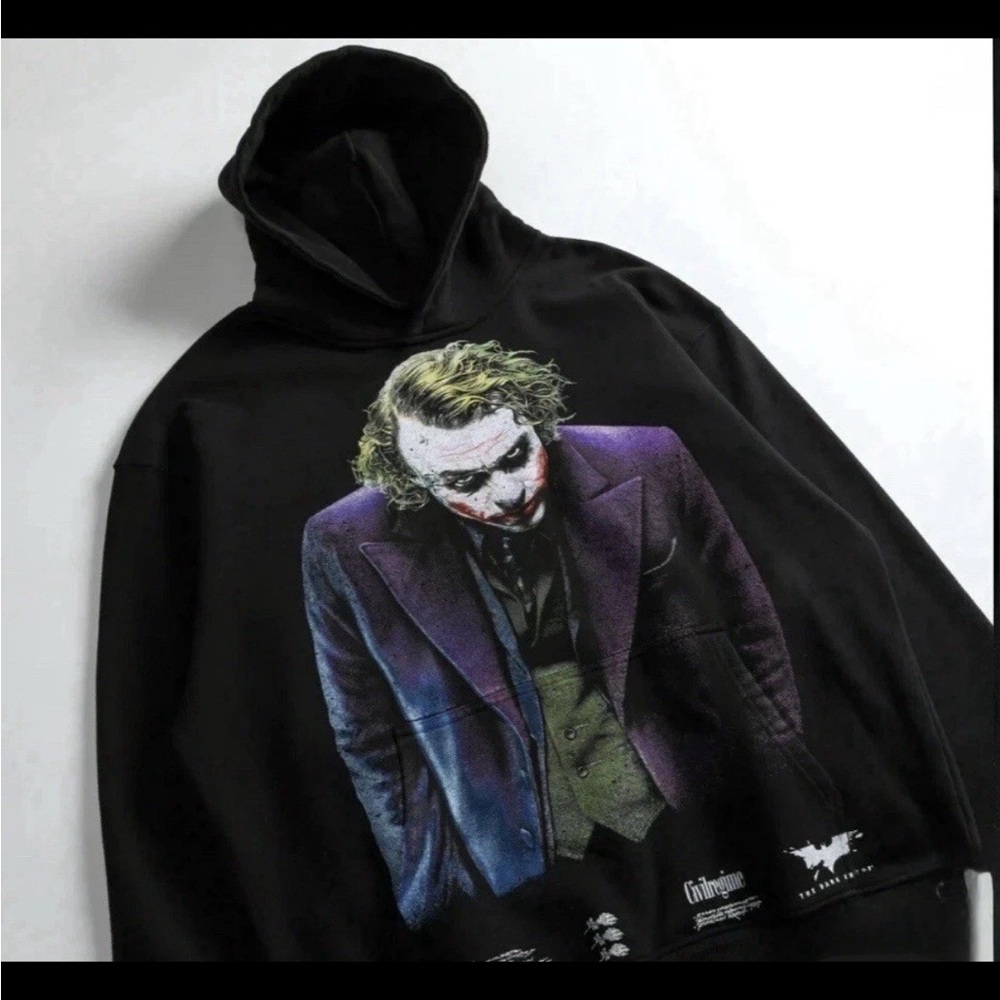 CIVIL REGIME JOKER (Heath Ledger)
DARK KNIGHT BATMAN SNAP HOODIE
- SIZE MEDIUM